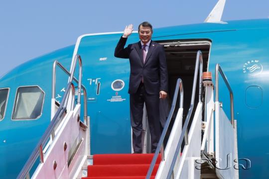 Vietnamese PM arrives in Vientiane for Official Visit to Lao PDR